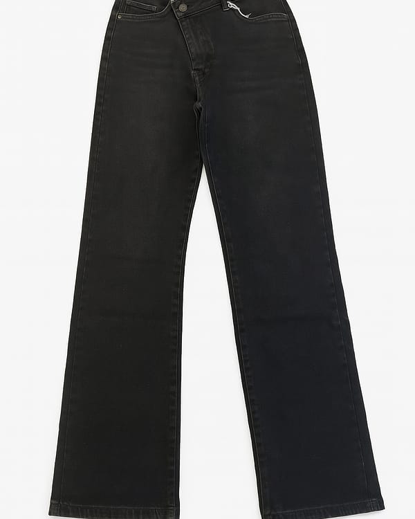 Jeans Donna Straight Fit Nero Washed – Vita Regolare e Gamba Dritta