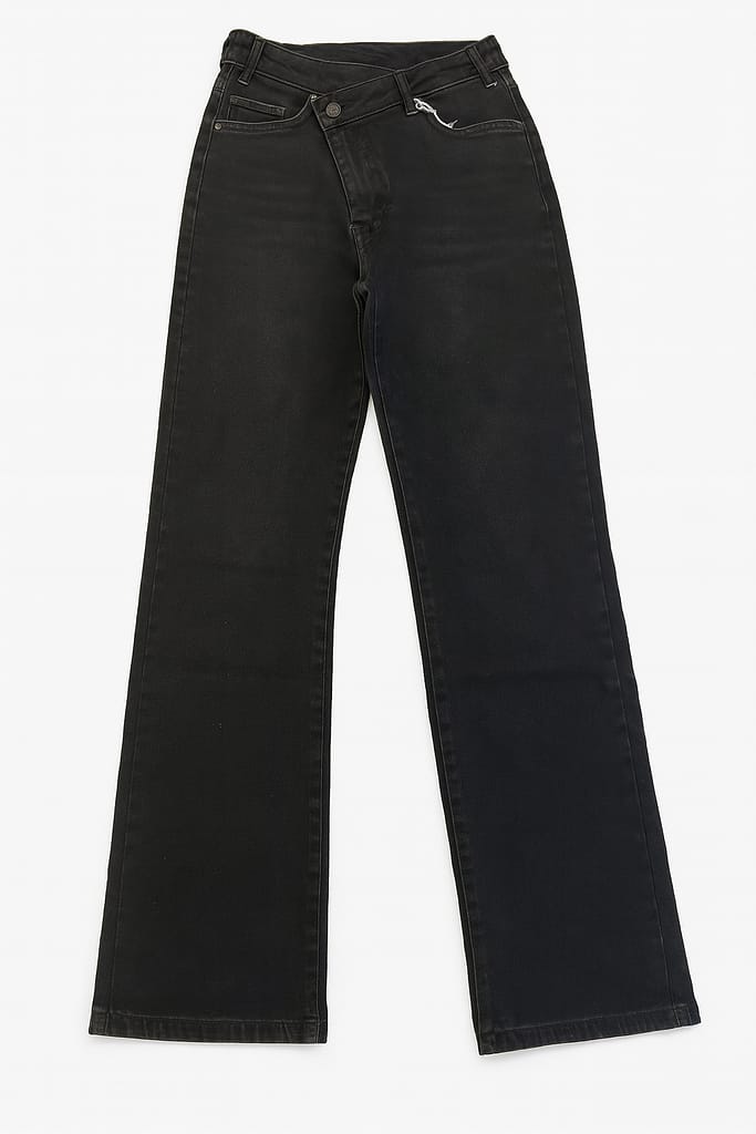 Jeans Donna Straight Fit Nero Washed – Vita Regolare e Gamba Dritta